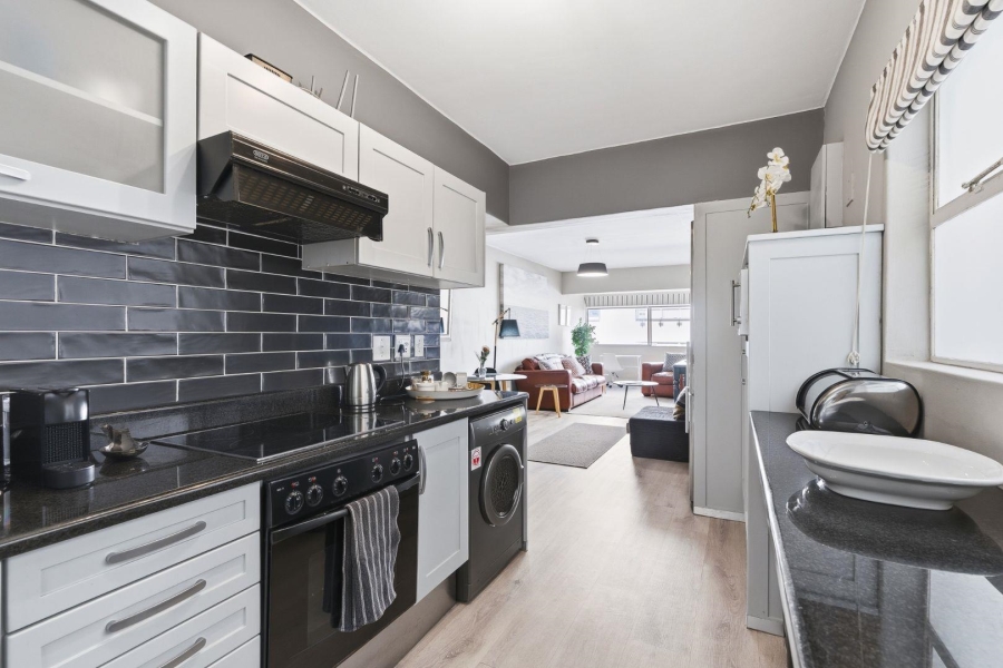 1 Bedroom Property for Sale in Mouille Point Western Cape